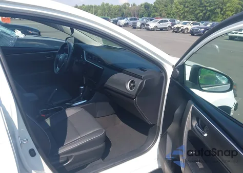 2018 Toyota Corolla Xle z USA, uszkodzony, nr VIN 2T1BURHE2JC022235